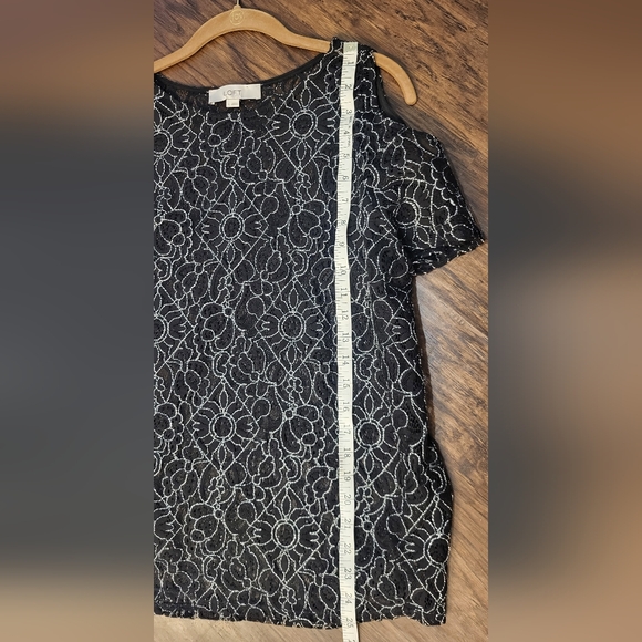 Loft Black Lace Cold Shoulder Blouse Size Large - Picture 2 of 5